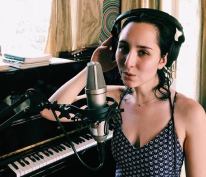 Mari singing the Siren theme